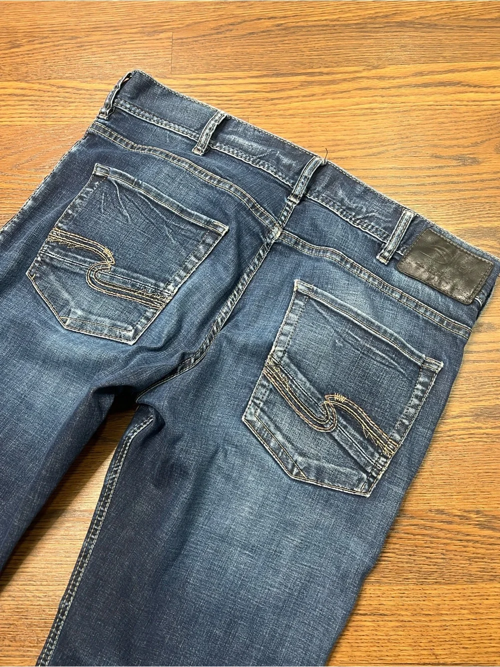Silver Jeans, Allan in Medium/Dark Wash size Men’s W34/L34
